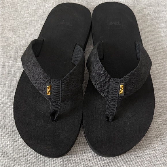 Teva Black flip-flop sandals with Yellow Logo - Picture 1 of 6